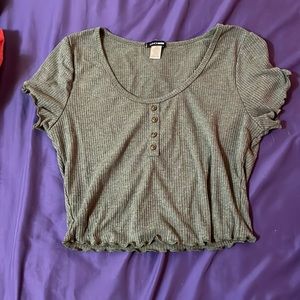 Fashion Nova size large cropped green shirt